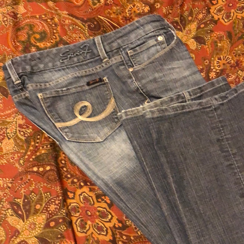 Seven7 Boot Cut Jeans. EUC. Size 10